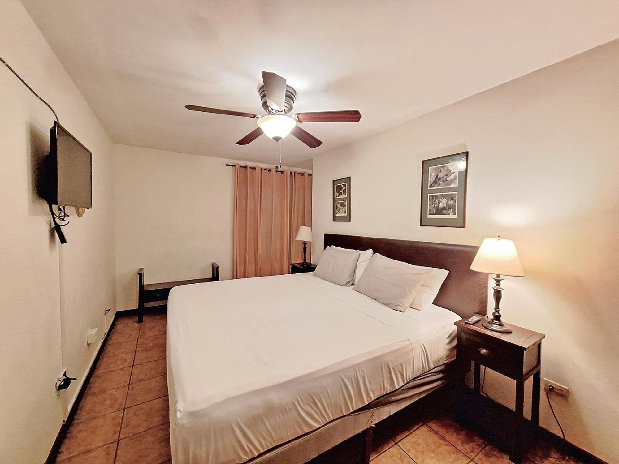 Colours Oasis Adult Only 3*